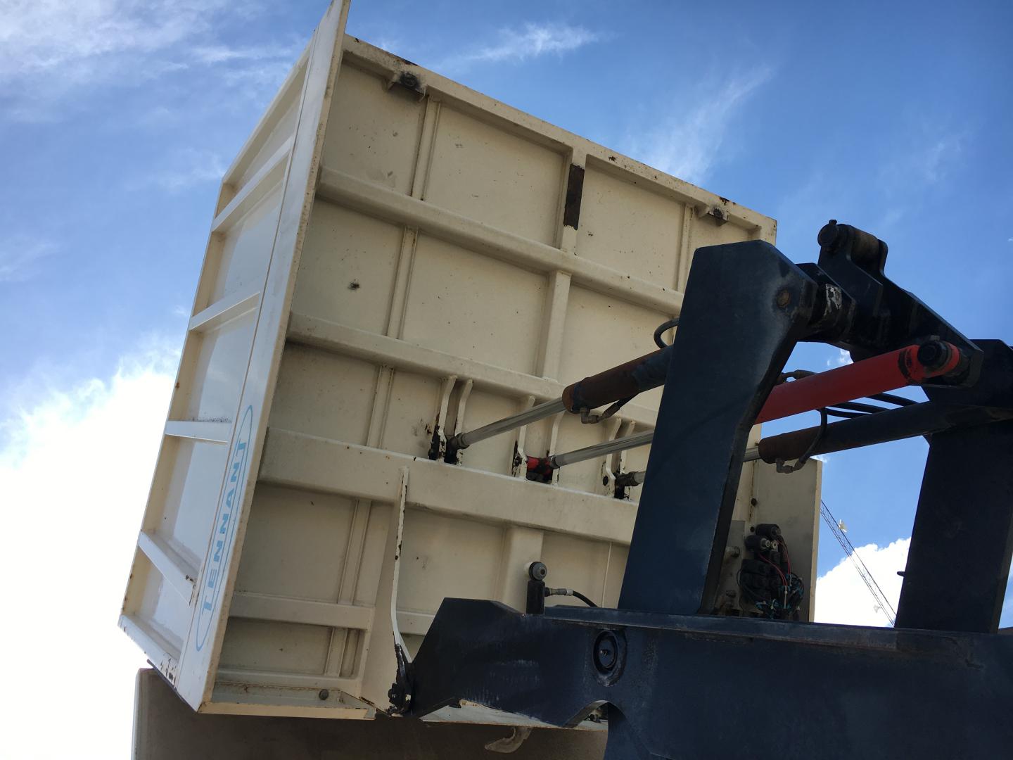 ./imagenes/INVOICE/2019/16462/BARREDORA TENNANT 830-II (42).JPG